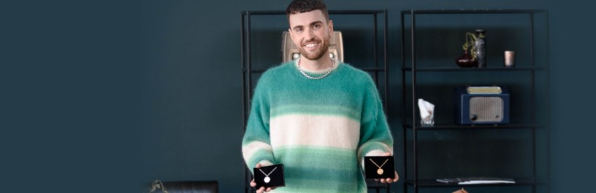 Duncan Laurence Receives First Eurovision Song Contest Necklace